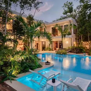 villa-luxe-elegant.quintano-roohotels.com/